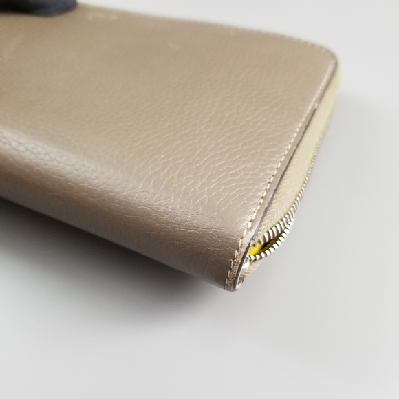 CELINE Beautiful Large Zippy compact wallet Solid color - Picture 16 of 16